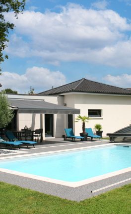 2 piscine et terrasse
